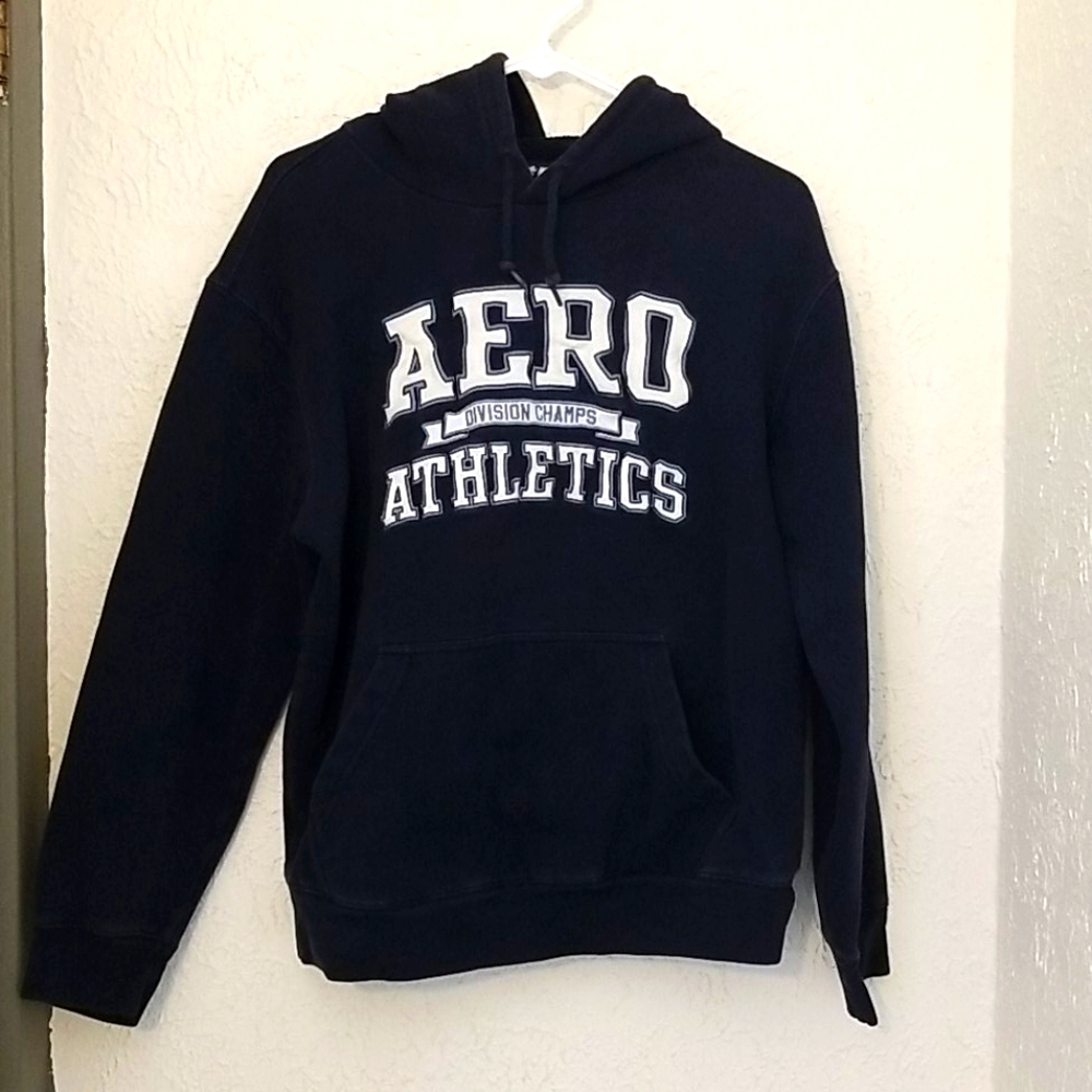 Men's Aero Hoodie Size Medium